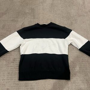 BLACK & WHITE NIKE CREWNECK SWEATER